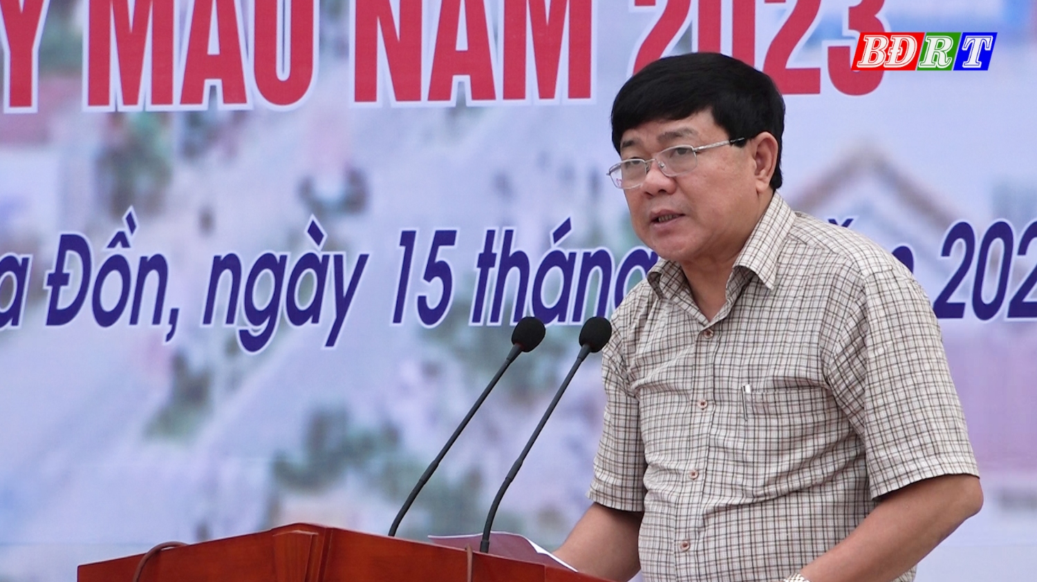 Đồng chí Đoàn Minh Thọ PBT Thị uỷ, Chủ tịch UBND thị xã phát biểu tại buổi lễ