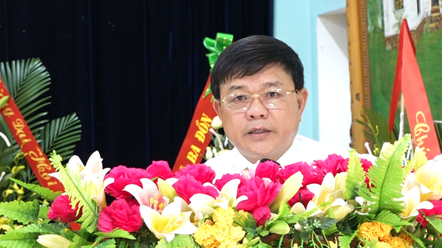 đồng chí Đoàn Minh Thọ phát biểu chỉ đạo tại đại hội xã Quảng Hòa