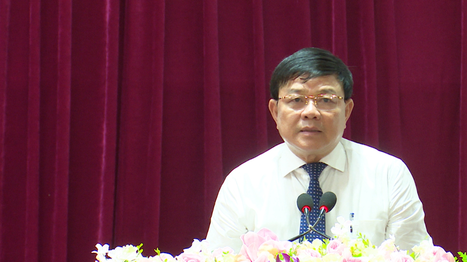 Đồng chí Đoàn Minh Thọ- Phó Bí thư Thị ủy, Chủ tịch UBND thị xã Ba Đồn phát biểu tại hội nghị Triển khai nhiệm vụ năm học 2020-2021.
