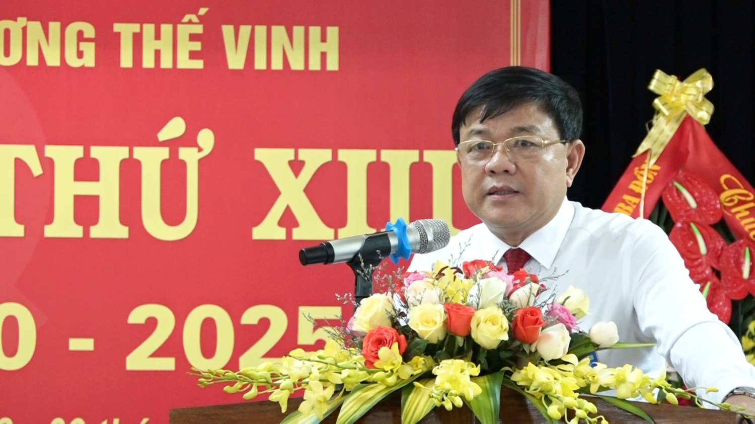 Đồng chí Đoàn Minh Thọ Phó Bí thư Thị ủy, Chủ tịch UBND thị xã Ba Đồn phát biểu tại Đại hội