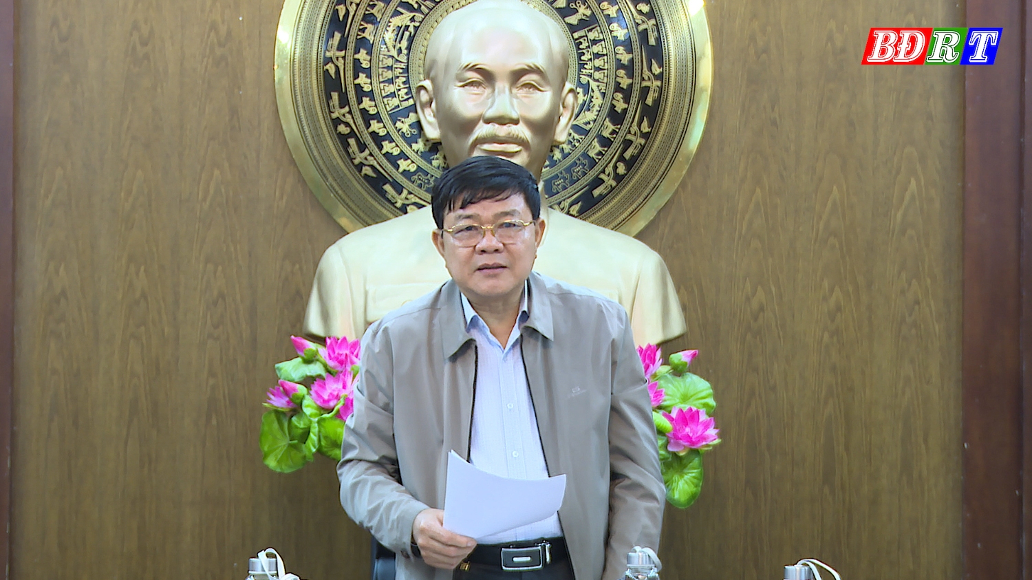 Đồng chí Đoàn Minh Thọ, Phó Bí thư Thi ủy, Chủ tịch UBND thị xã kết luận Hội nghị