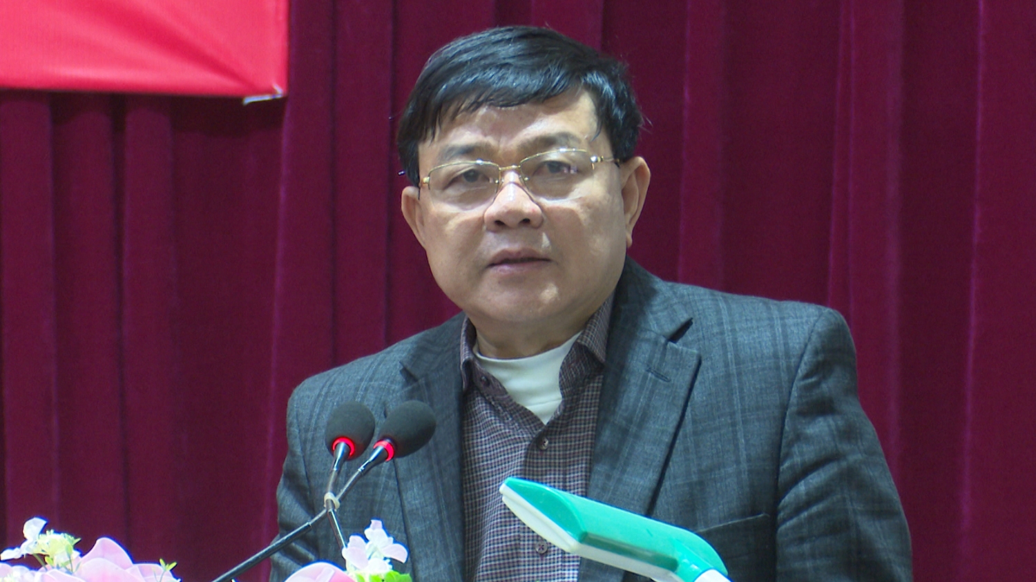Đồng chí Đoàn Minh Thọ-  Phó Bí thư Thị ủy, Chủ tịch UBND thị xã phát biểu chỉ đạo tại hội nghị.