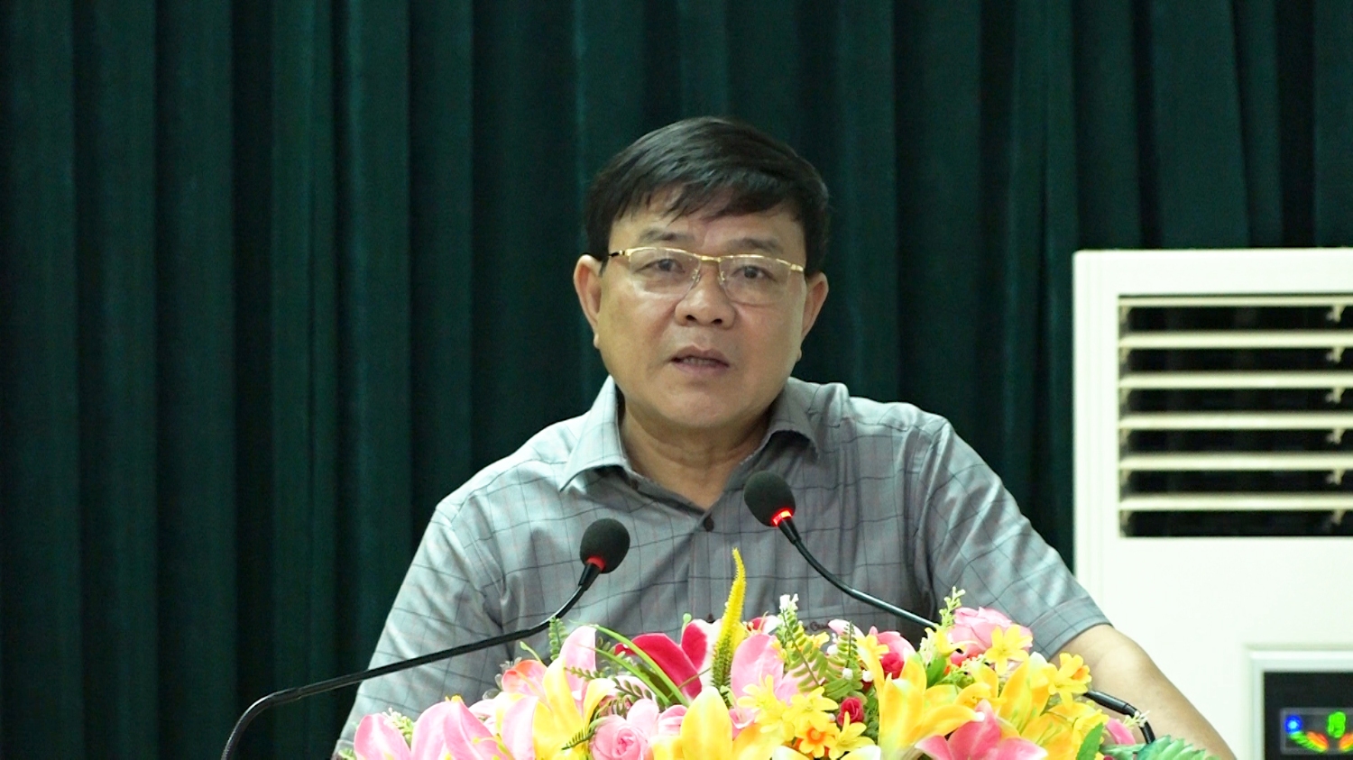 Đồng chí Đoàn Minh Thọ- Phó bí thư Thị ủy, Chủ tịch UBND thị xã phát biểu chỉ đạo tại hội nghị.