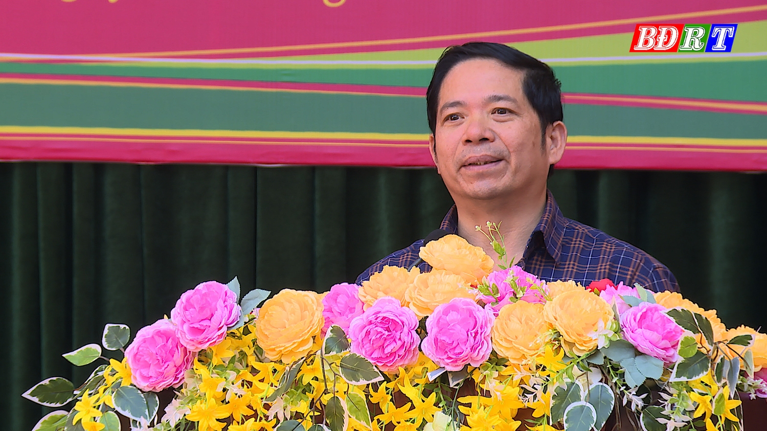 Đồng chí Nguyễn Văn Ninh – Thị Ủy viên, Phó chủ tịch UBND thị xã phát biểu tại hội nghị