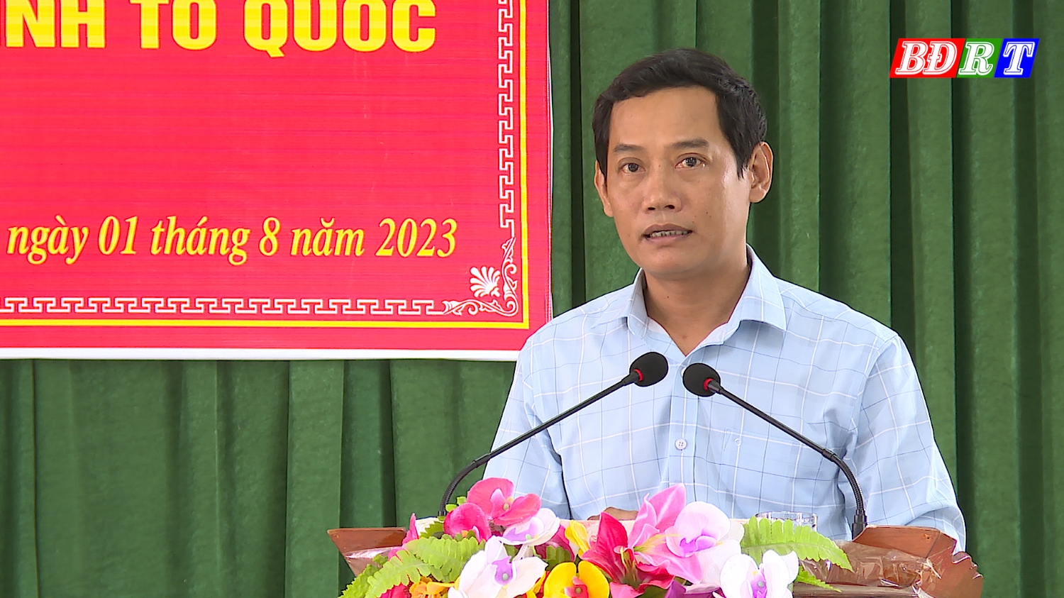 Đồng chí Nguyễn Văn Tình PCT UBND thị xã phát biểu chỉ đạo tại ngày hội