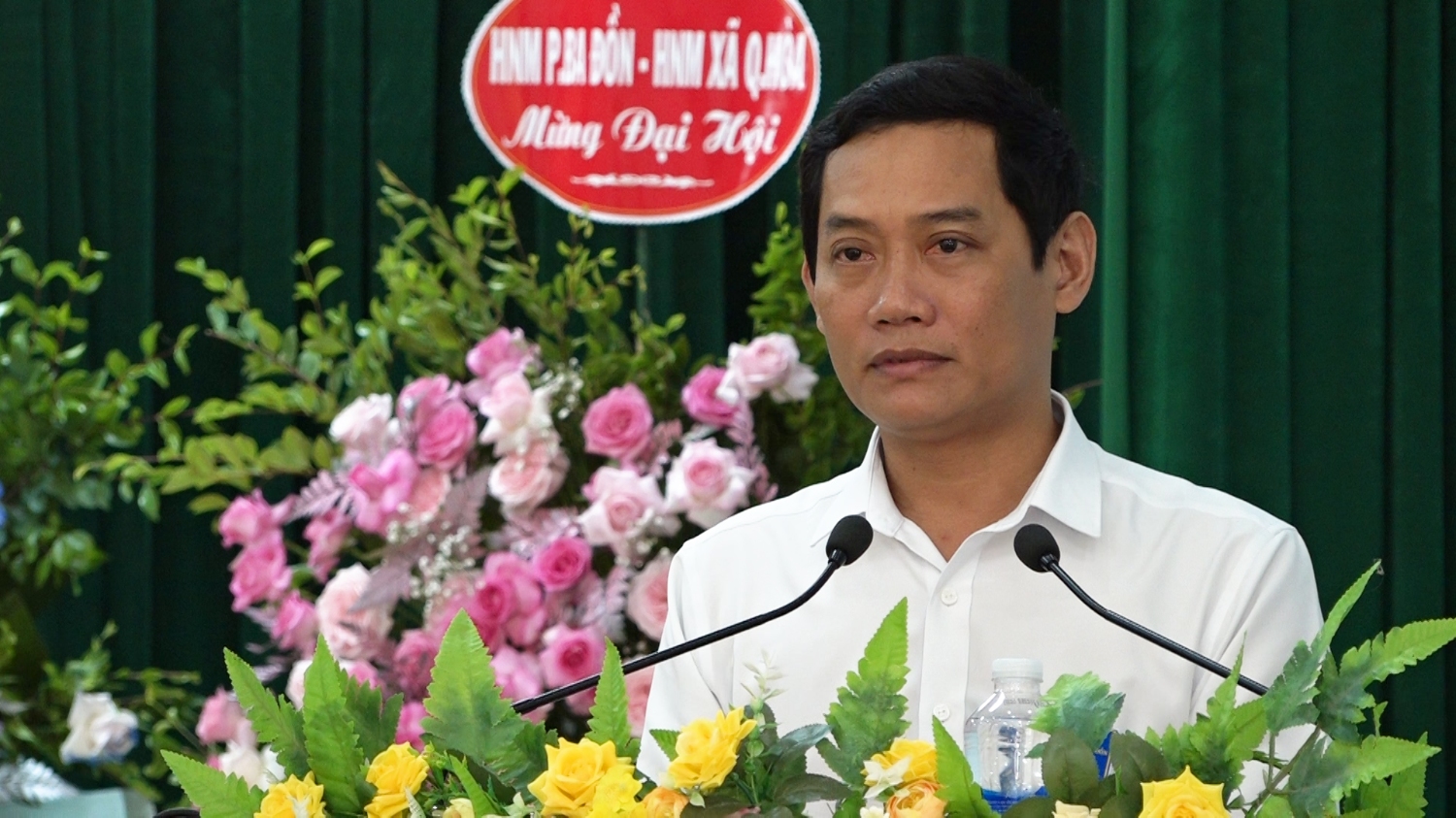 Đồng chí Nguyễn Văn Tình phát biểu tại Đại hội