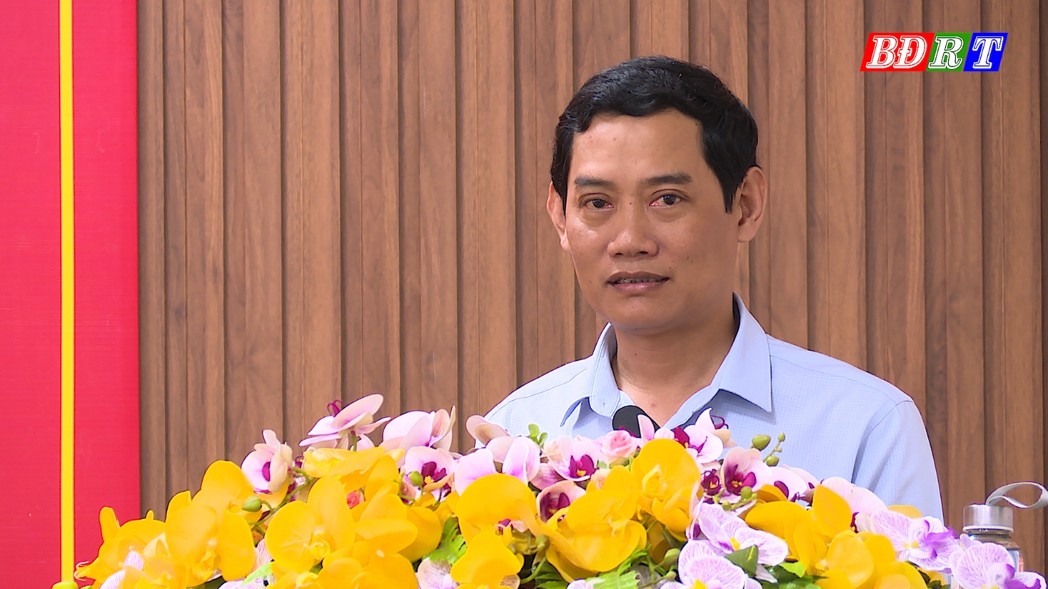 Đồng chí Nguyễn Văn Tình Phó CT UBND thị xã phát biểu kết luận tại hội nghị