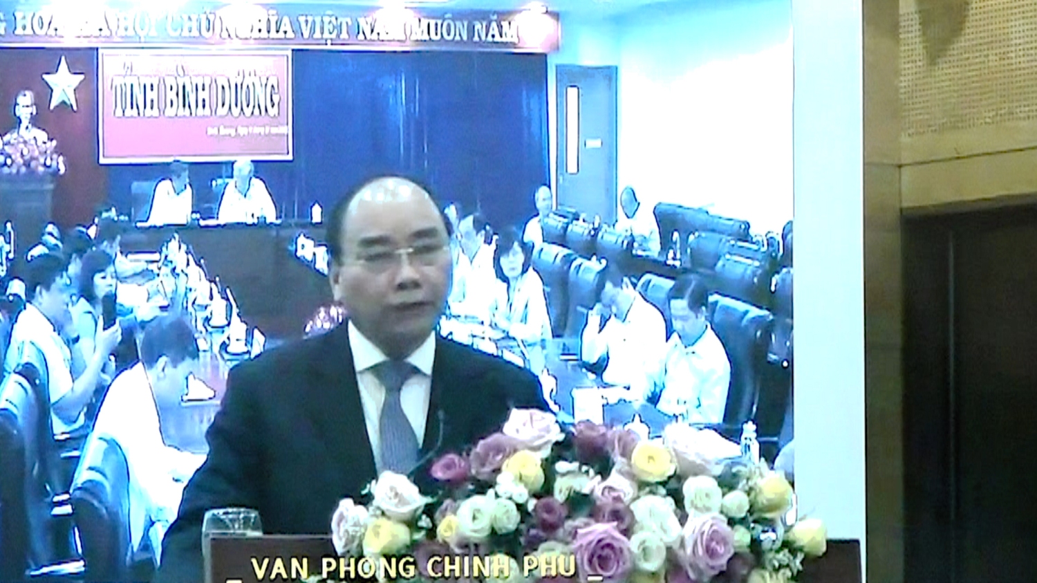 Thủ tướng Chính phủ Nguyễn Xuân Phúc phát biểu tại hội nghị trực tuyến.