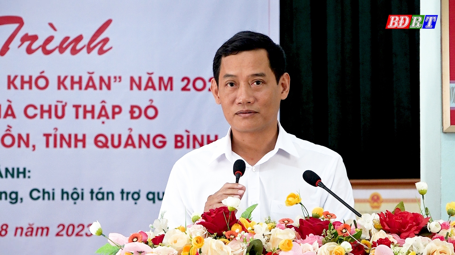 Đồng chí PCT UBND thị xã Nguyễn Văn Tình phát biểu tại chương trình