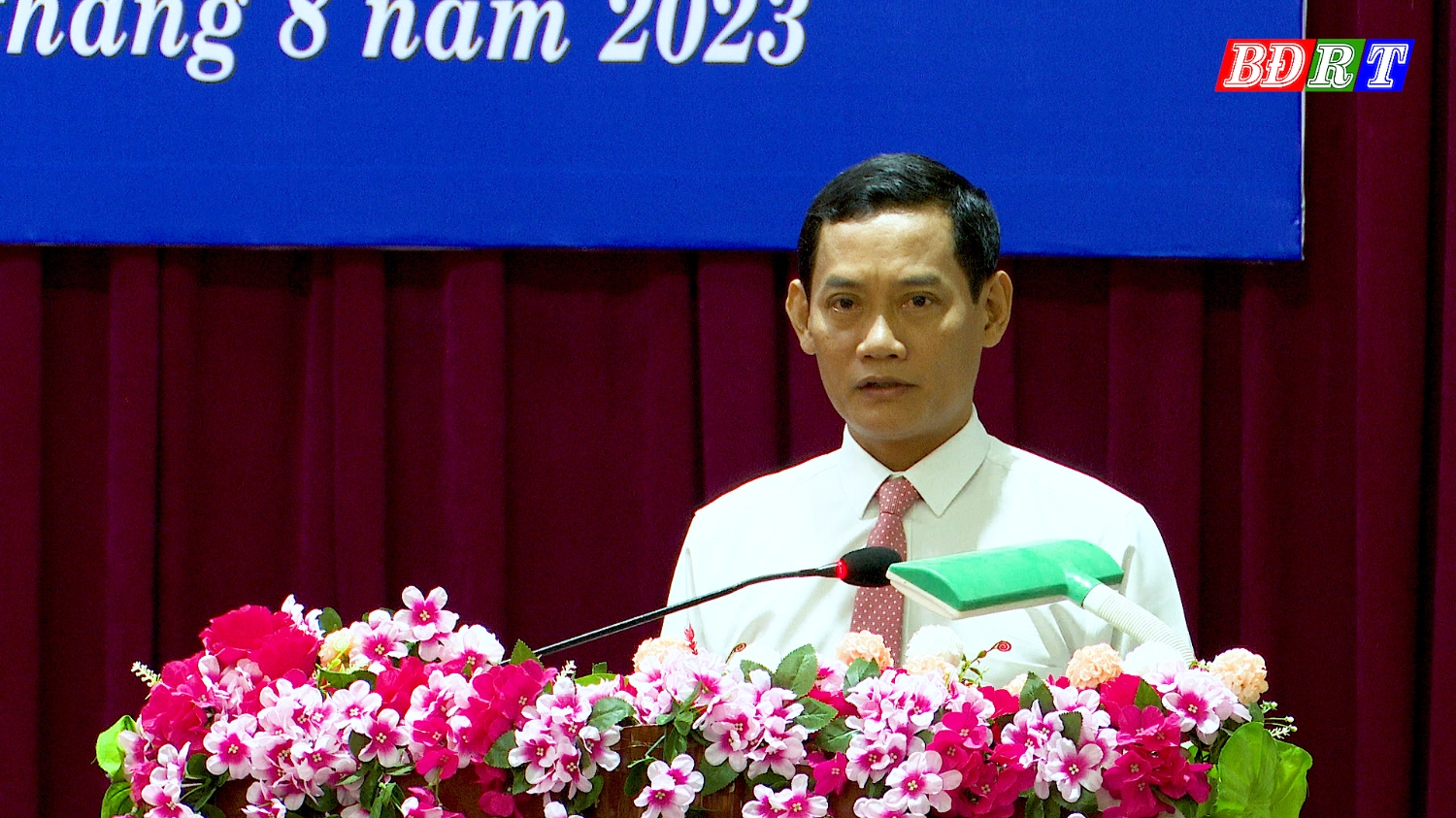 Đồng chí PCT UBND thị xã Nguyễn Văn Tình phát biểu tại hội nghị (1)