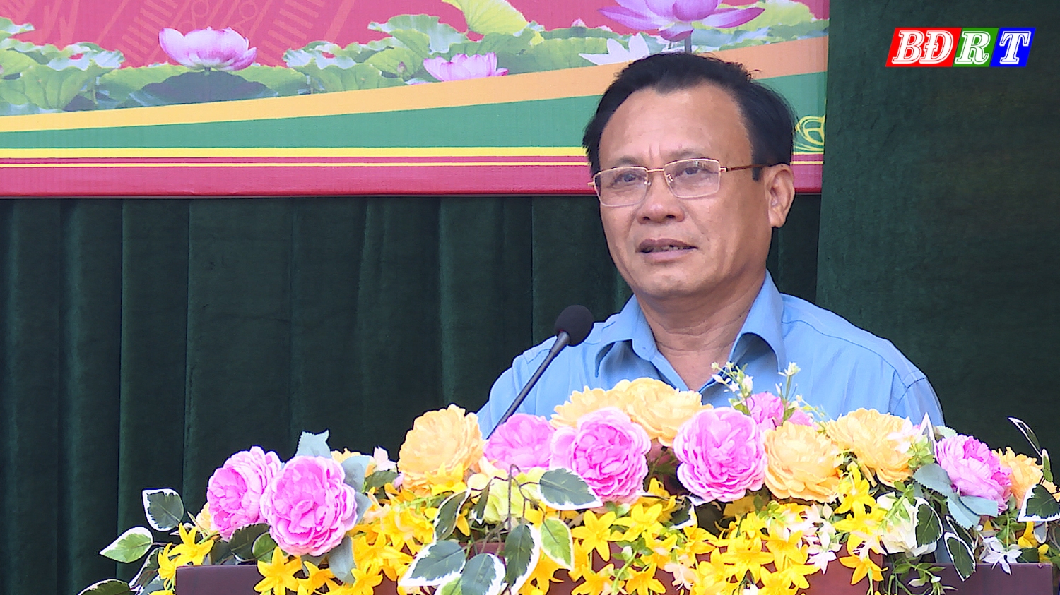 Đồng chí Phạm Duy Quang, Phó Bí thư Thị ủy, Chủ tịch HĐND thị xã phát biểu tại hội nghị