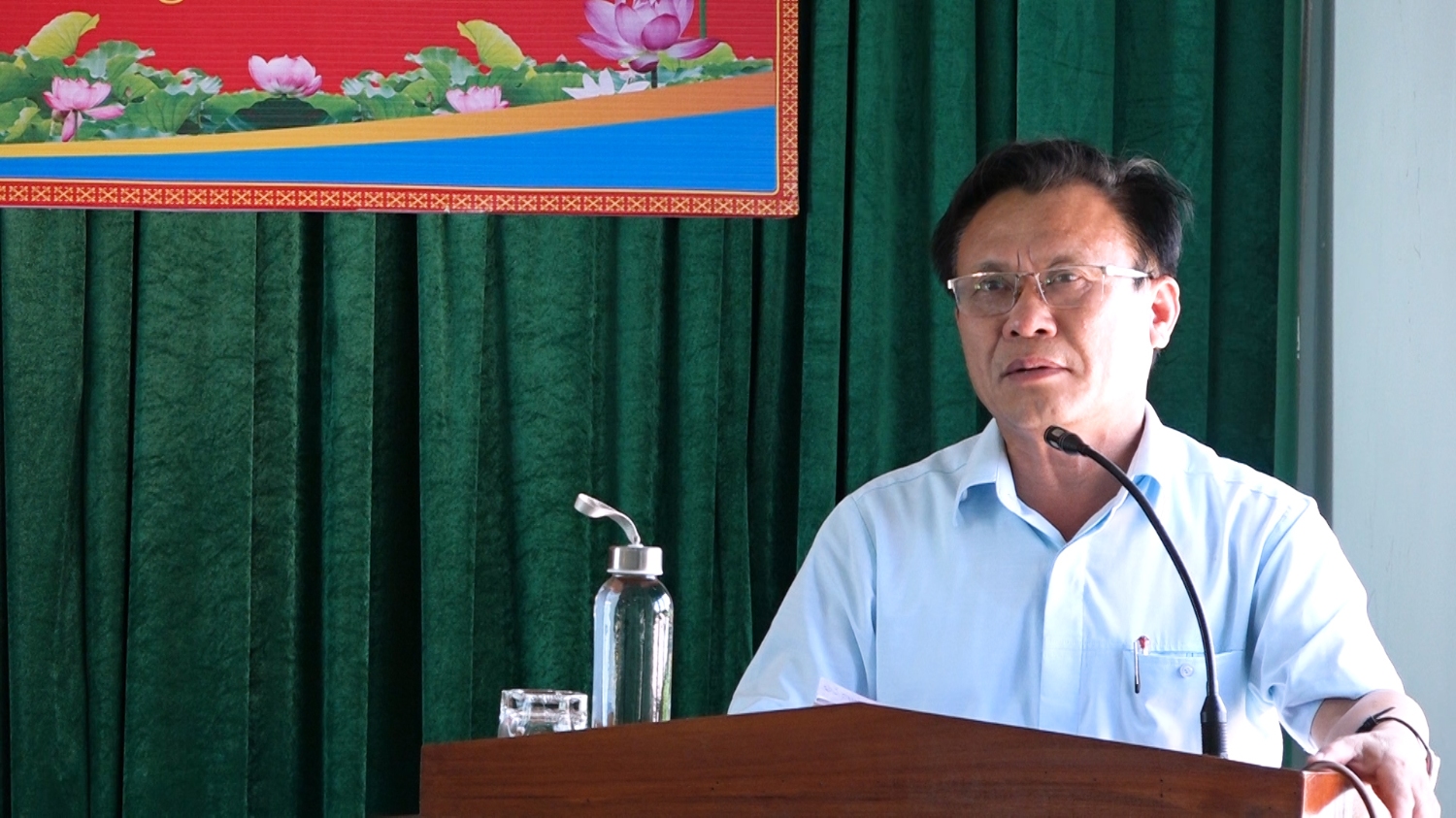 đồng chí Phạm Duy Quang Phó Bí thư Thường trực Thị ủy, Chủ tịch HĐND thị xã Ba Đồn phát biểu tại hội nghị
