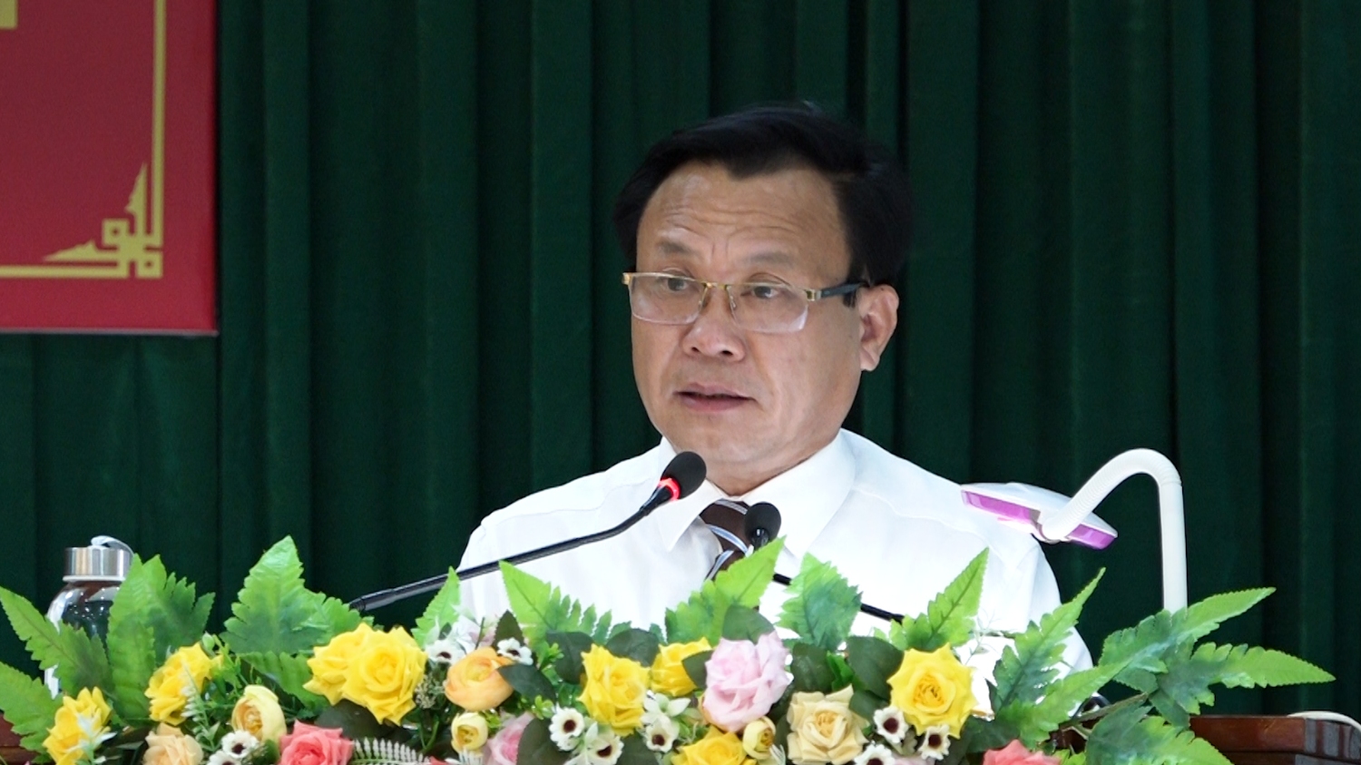 Đồng chí Phạm Duy Quang Phó Bí thư Thường trực Thị ủy Chủ tịch HĐND thị xã phát biểu bế mạc kỳ họp 3