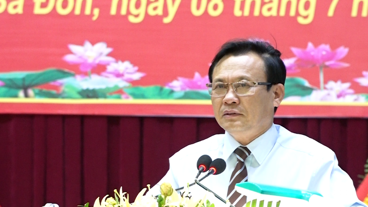 Đồng chí Phạm Duy Quang Phó Bí thư Thường trực Thị ủy, Chủ tịch HĐND thị xã phát biểu tại buổi lễ