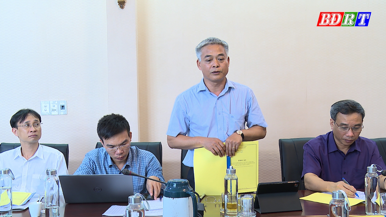Đồng chí Phó Vụ trưởng Vụ cải cách hành chính Hoàng Ngọc Anh phát biểu tại buổi làm việc