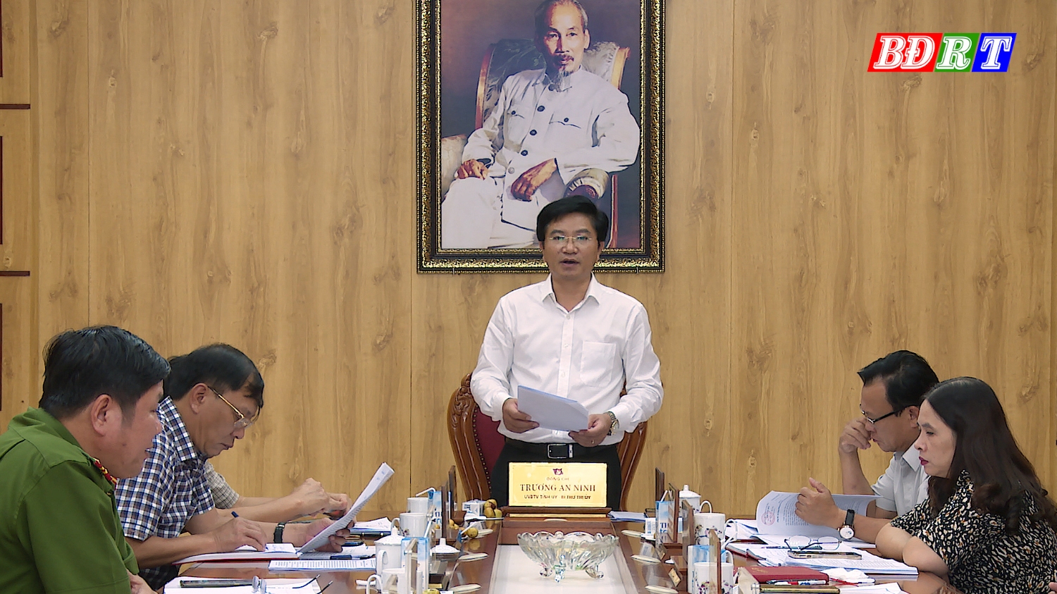 Đồng chí Trương An Ninh UVTV Tỉnh ủy Bí thư Thị ủy Ba Đồn kết luận Hội nghị Ban Thường vụ lần thứ 52