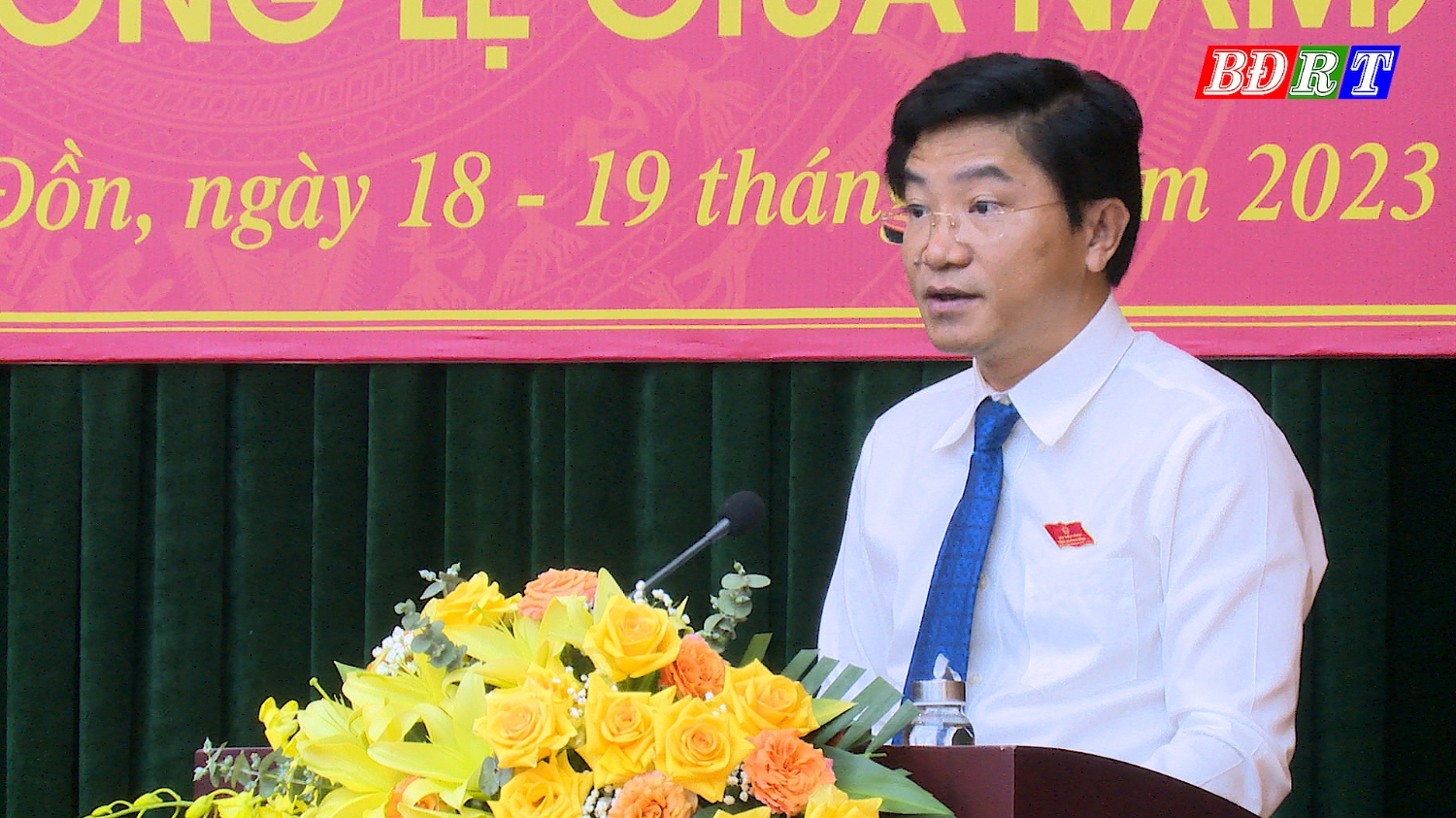 Đồng chí Trương An Ninh UVTV Tỉnh ủy Bí thư thị ủy Ba Đồn phát biểu chỉ đạo tại kỳ họp HĐND