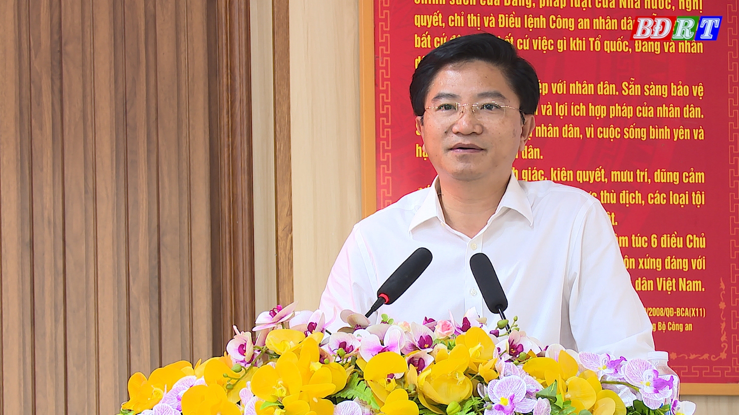 Đồng chí Trương An Ninh UVTV Tỉnh ủy Bí thư Thị ủy Ba Đồn phát biểu tại hội nghị (1)