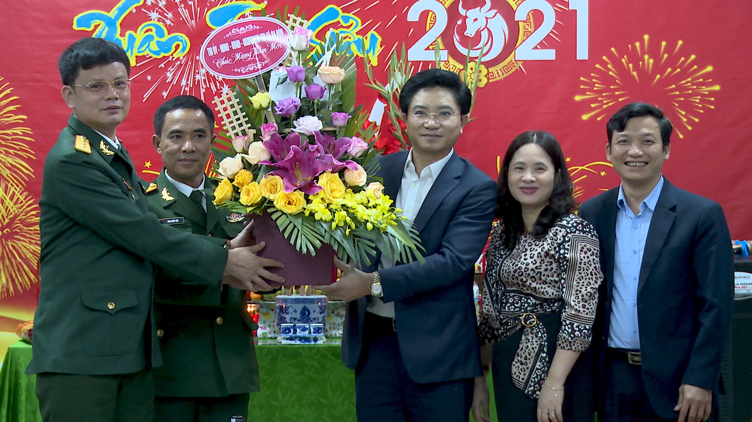 Đồng chí Trương An Ninh- UVTV Tỉnh ủy, Bí thư Thị ủy Ba Đồn thăm và chúc tết Ban CHQS thị xã.