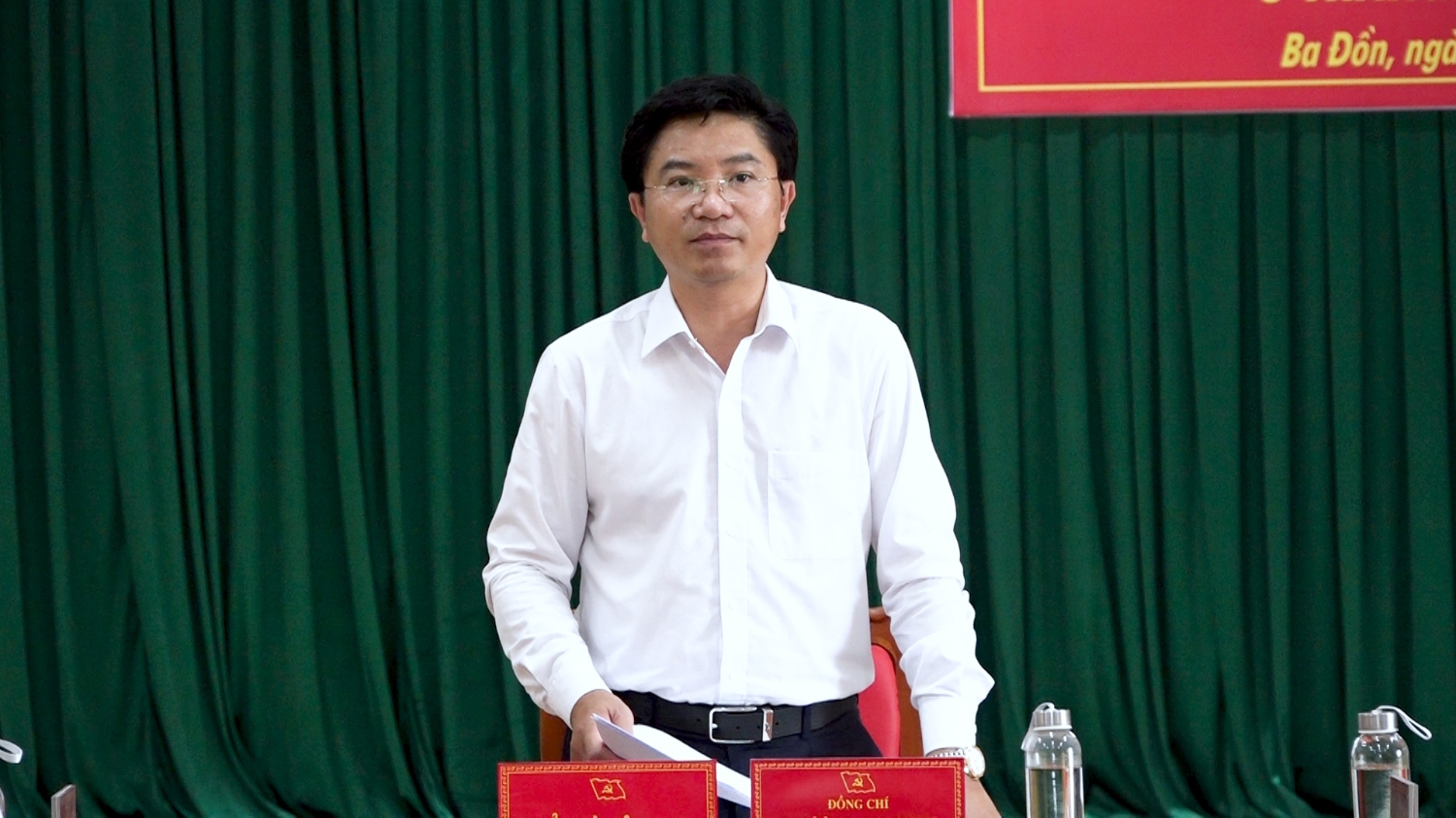 Đồng chí Trương An Ninh UVTV Tỉnh ủy – Bí thư Thị ủy Bí thư Đảng ủy Quân sự thị xã phát biểu kết luận hội nghị