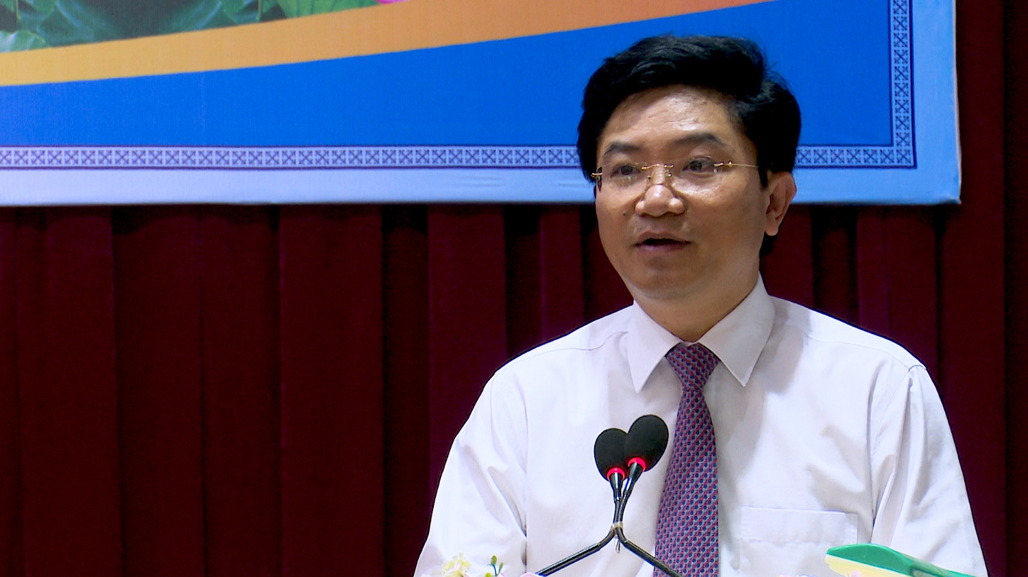 Đồng chí Trương An Ninh, Ủy viên Ban Thường vụ Tỉnh ủy, Bí thư Thị ủy phát biểu khai mạc sơ kết 5 năm thực hiện chỉ thị 05 của Bộ Chính trị