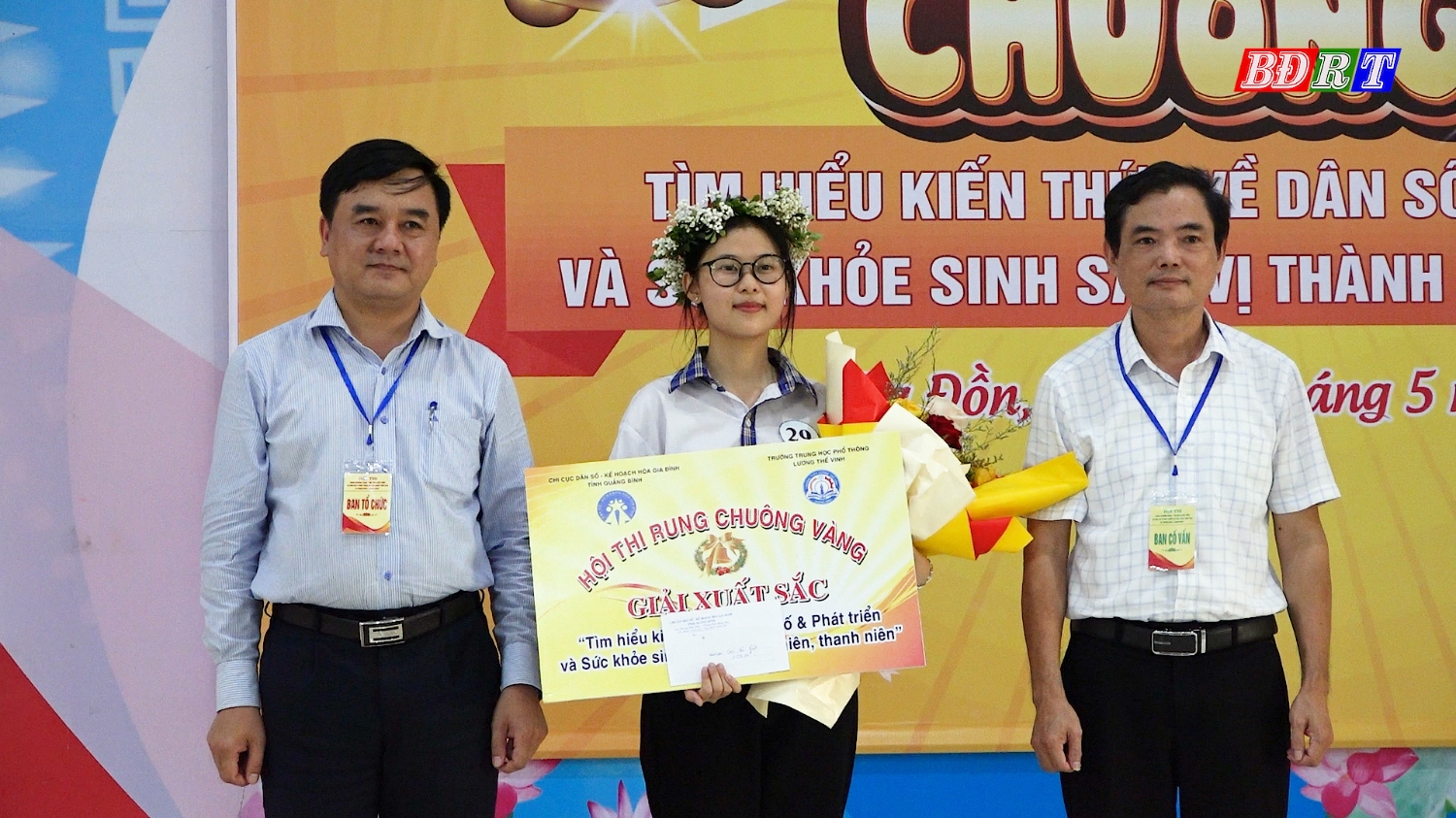 EmNguyễn Trang Linh học sinh lớp 11A2 là thí sinh Rung chuông vàng của Hội thi