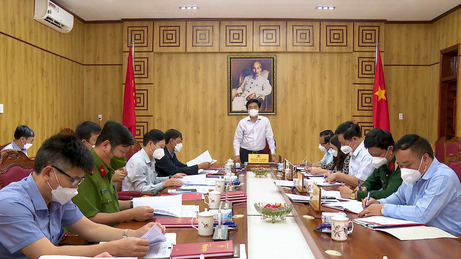 Đồng chí Trương An Ninh-UVTV Tỉnh ủy-Bí thư Thị ủy Ba Đồn phát biểu kết luận tại hội nghị.