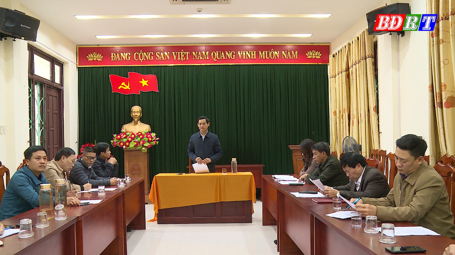 Toàn cảnh buổi họp Ban Tổ chức Hội vật truyền thống thị xã Ba Đồn năm 20023.