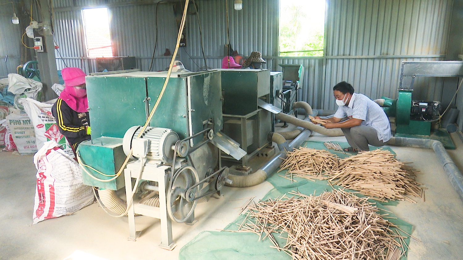 HTX Đũa gỗ Quảng Thủy tạo việc làm và thu nhập ổn định cho nhiều lao động tại địa phương (1)