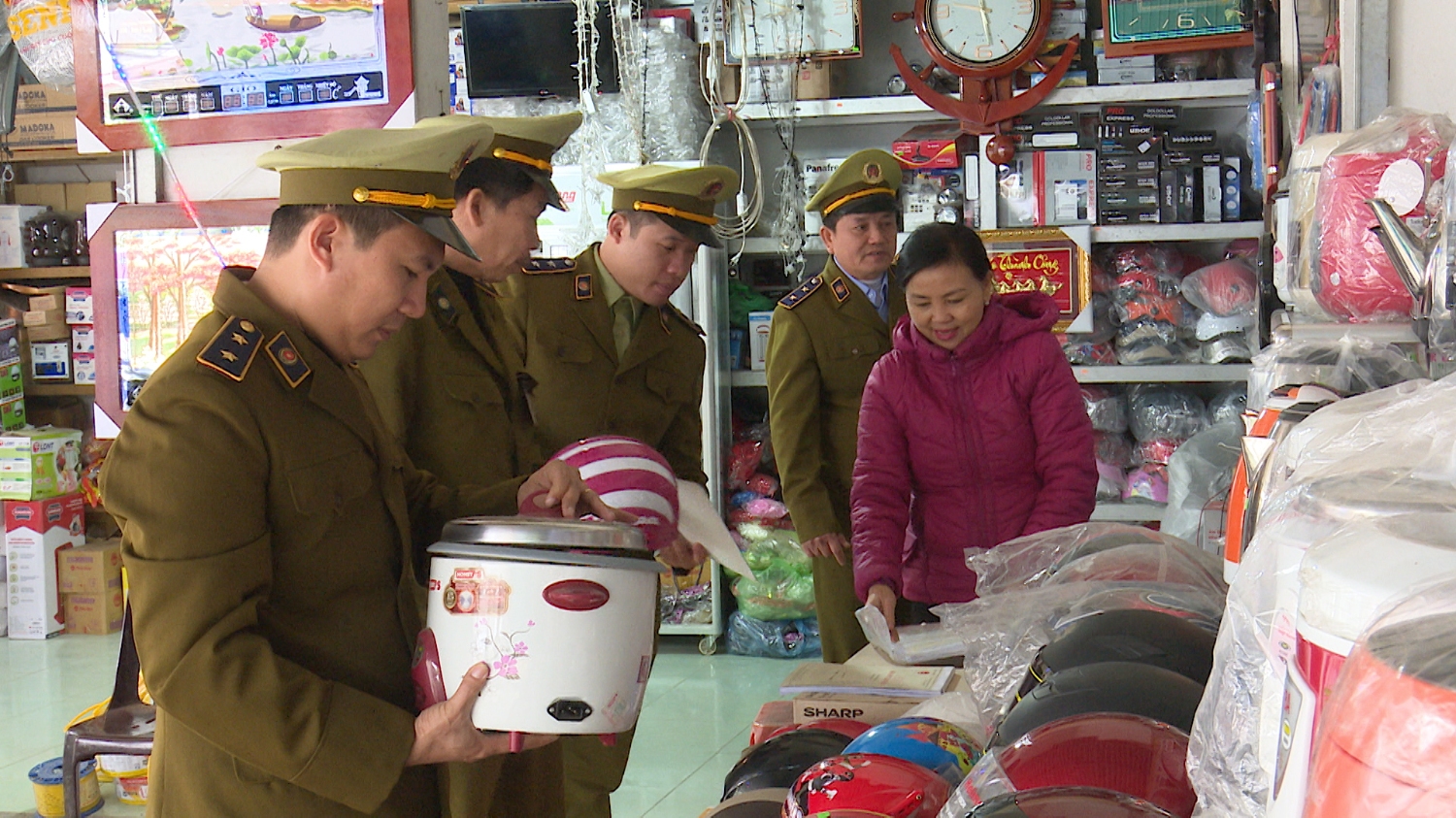 Thị xã Ba Đồn: Tăng cường công tác quản lý thị trường trước, trong và sau Tết Nguyên đán 2019