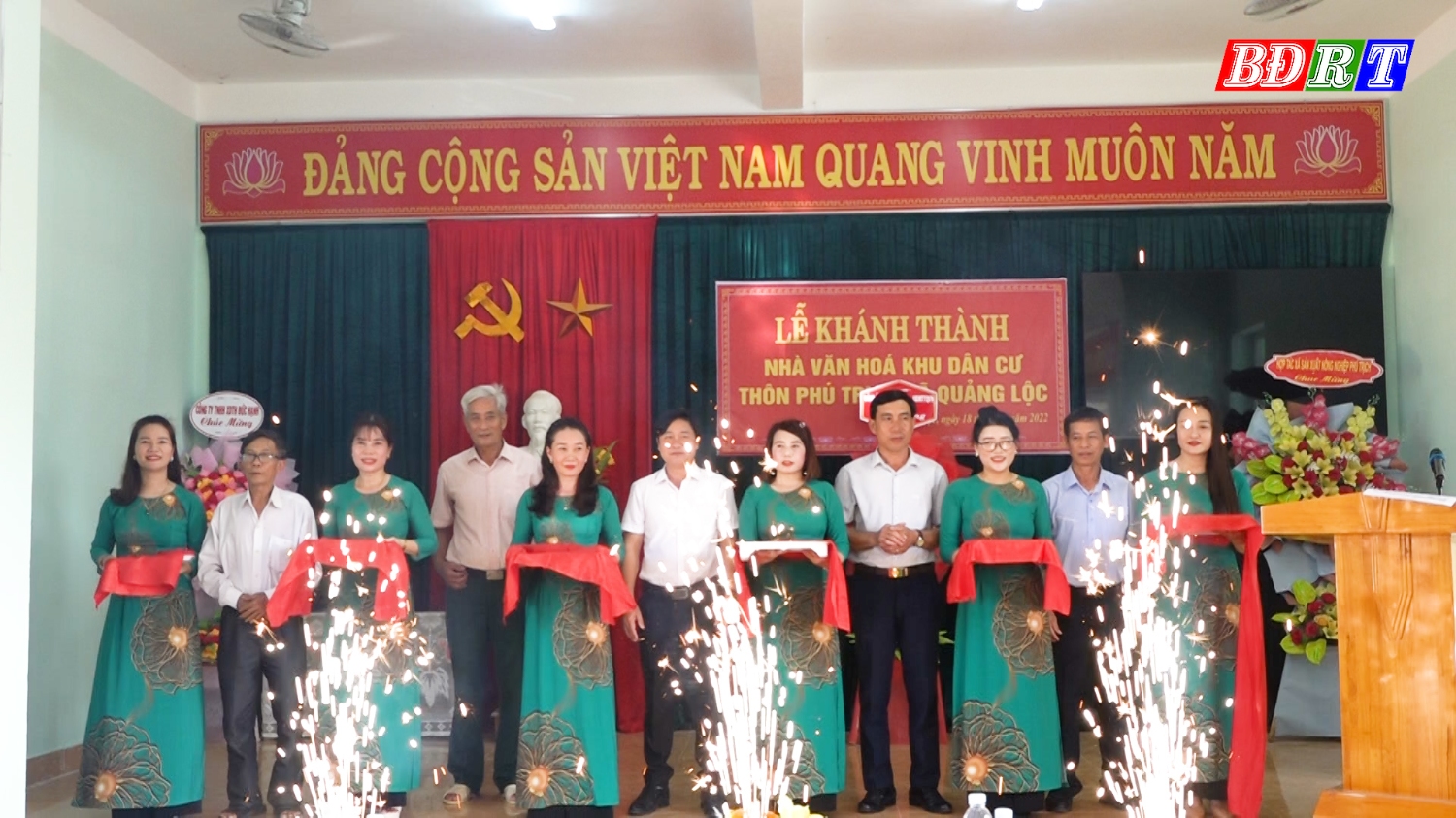 Lễ cắt băng khánh thành nhà văn hóa thôn Phú Trịch