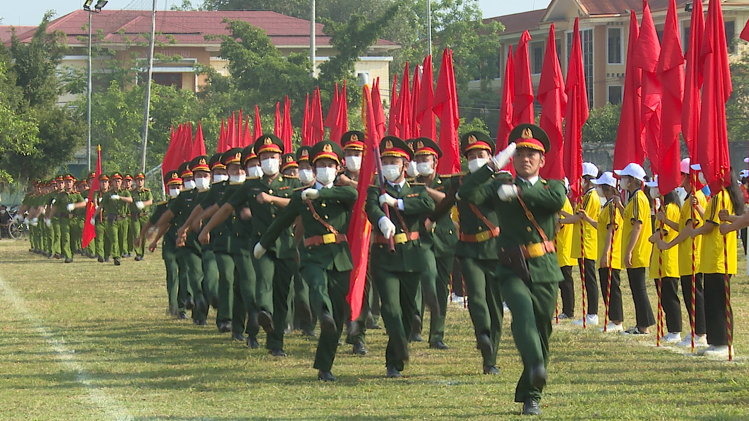 Lực lượng vũ trang tham gia diễu hành