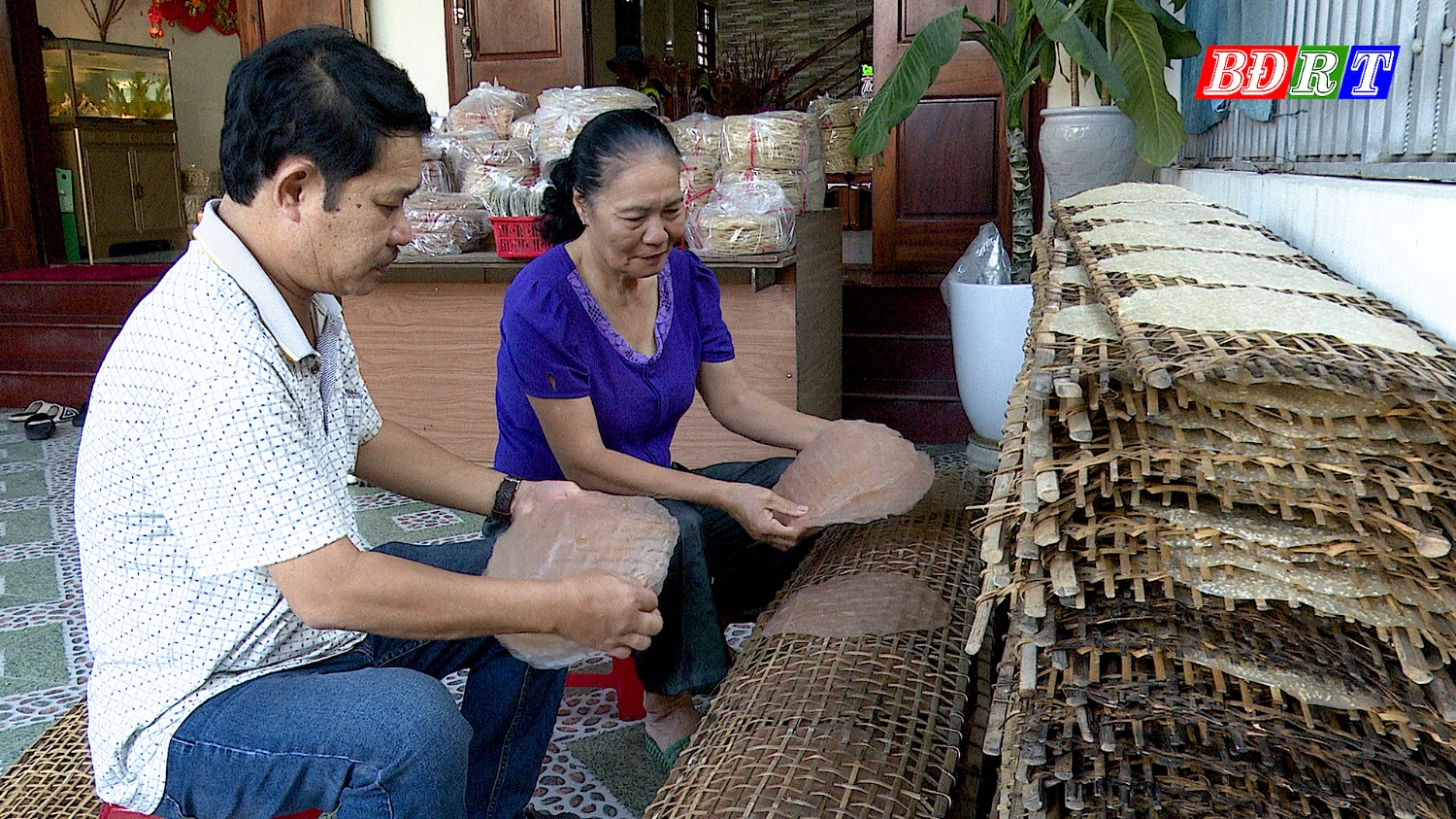 Mô hình ocop bánh đa nem Ba Đồn tạo công ăn việc làm cho lao động tại địa phương.