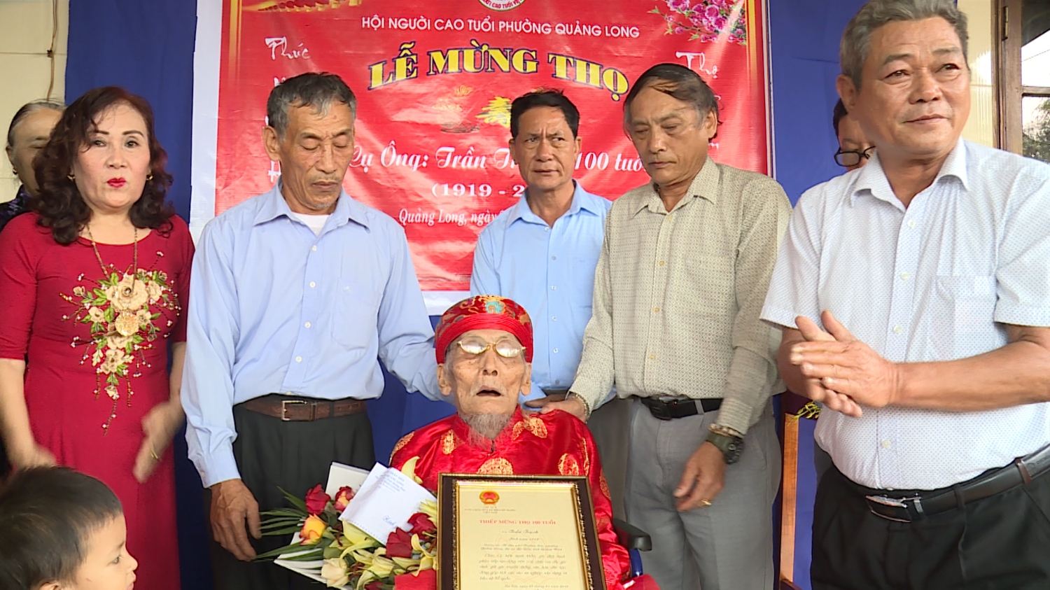 Phường Quảng Long tổ chức lễ mừng thọ cho Cán bộ lão thành Cách mạng.