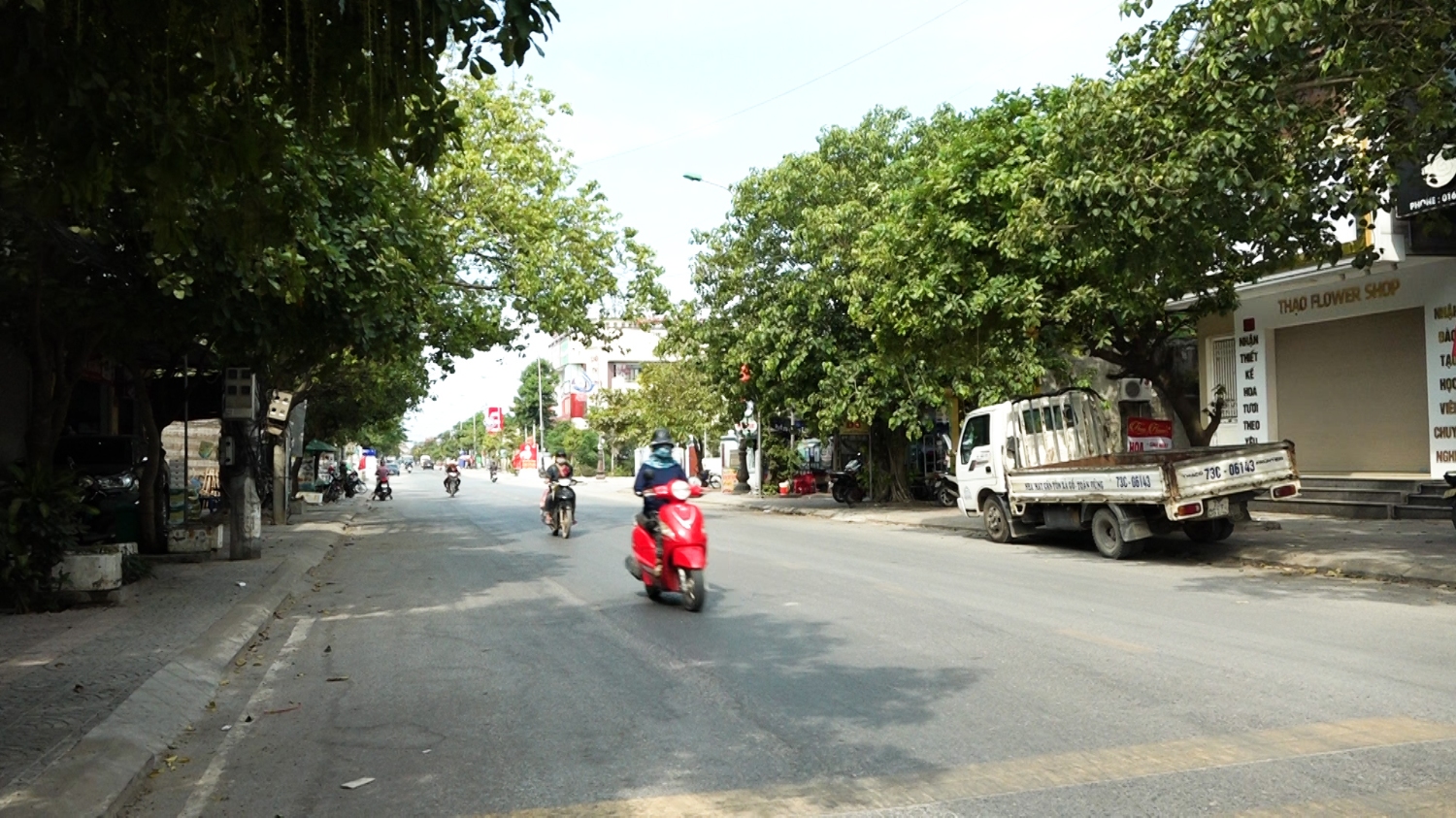 Người dân thị xã Ba Đồn hạn chế ra đường trong ngày đầu tiên thực hiện giãn cách xã hội theo Chỉ thị số 15