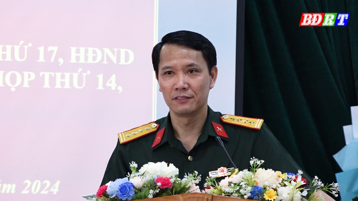 ông Đinh Xuân Hướng Chính ủy Bộ CHQS tỉnh phát biểu tại hội nghị