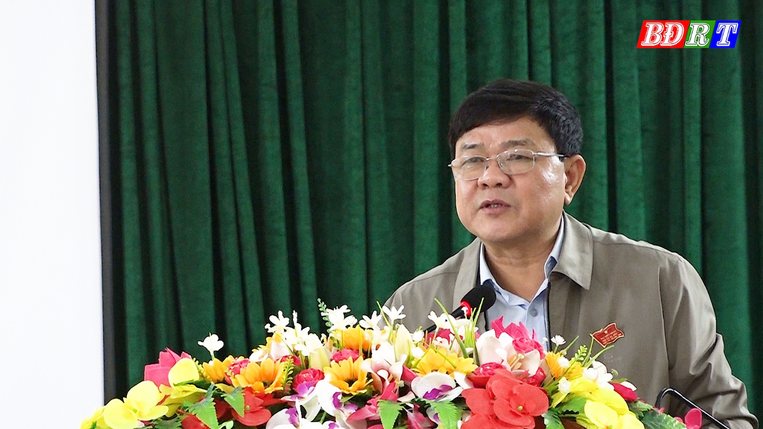 ông Đoàn Minh Thọ PBT Thị ủy Chủ tịch UBND thị xã trả lời một số ý kiến của cử tri