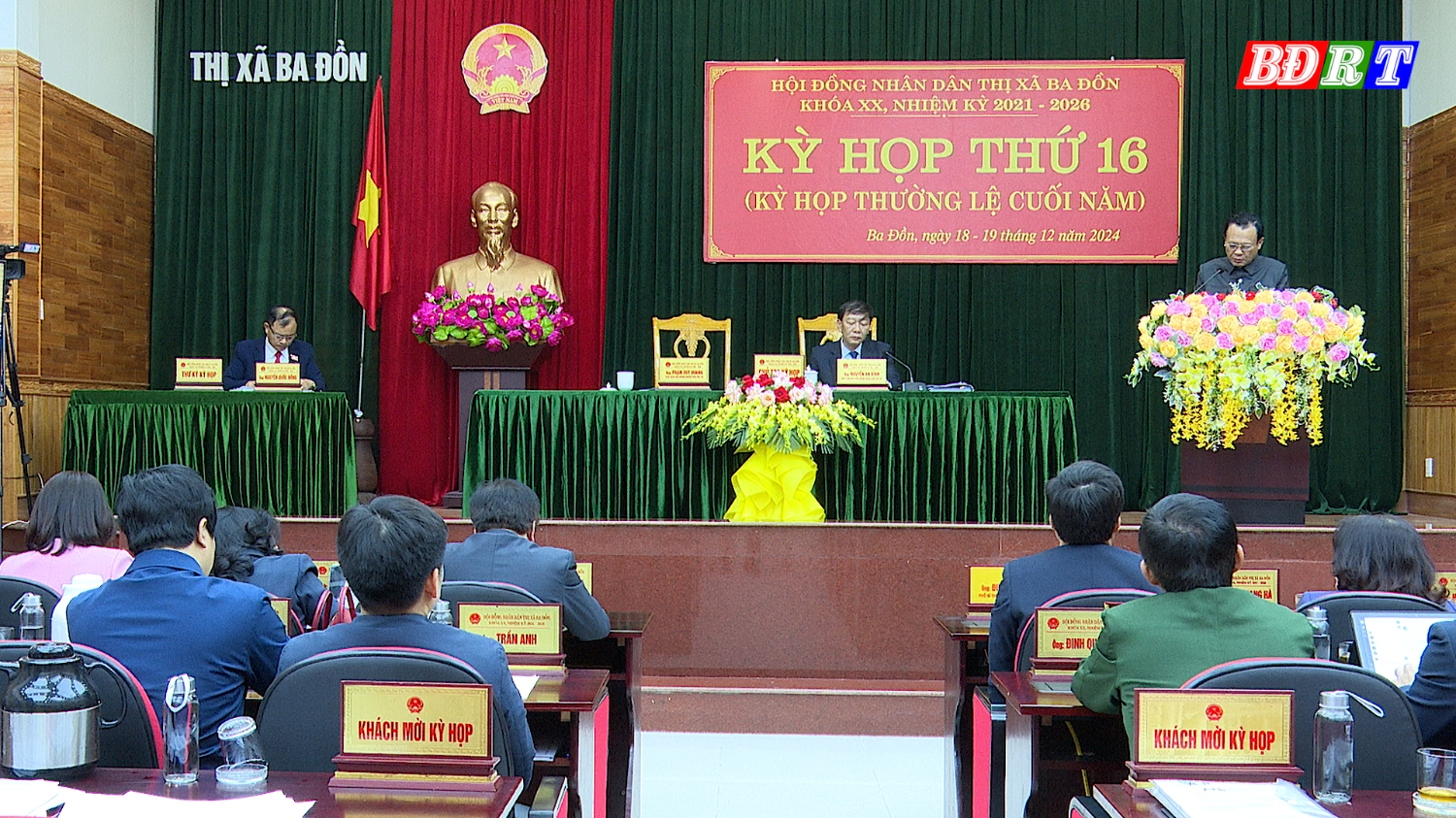 Quang cảnh Kỳ họp thứ 16  HĐND thị xã khóa XX