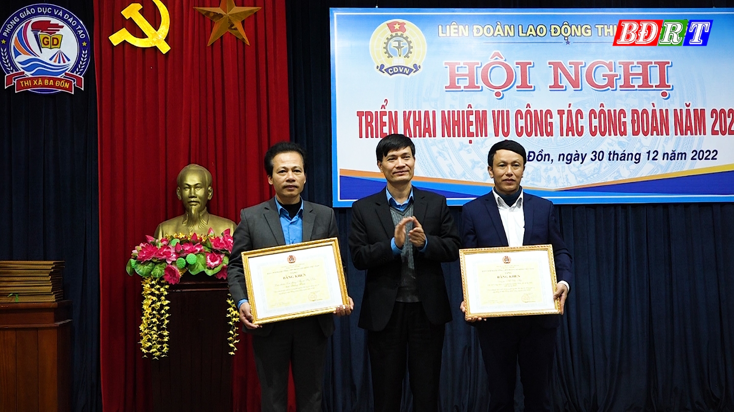 Tập thể và cá nhân được nhận Bằng khen của Tổng Liên đoàn LĐ Việt Nam
