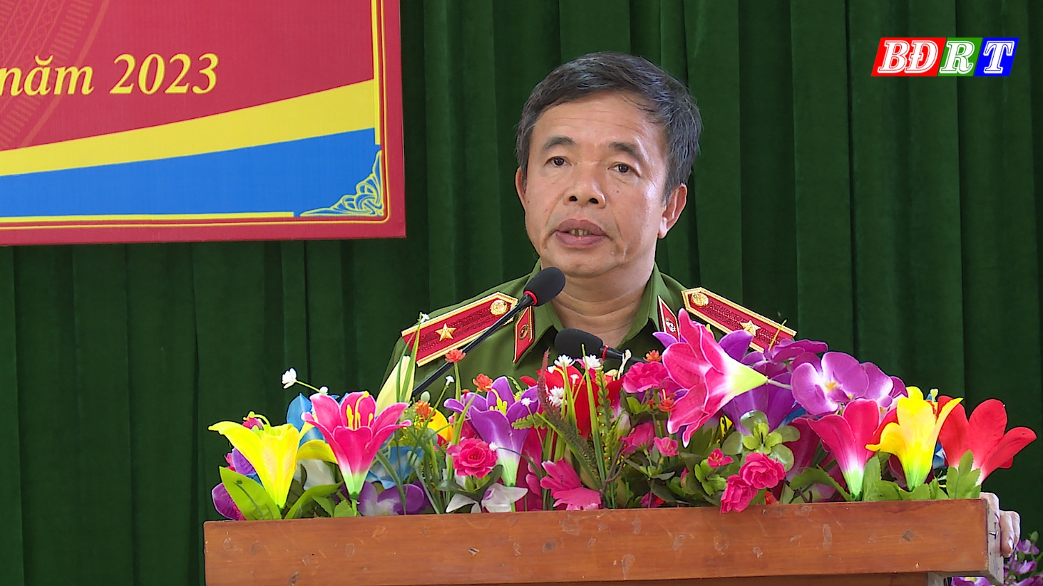 Thiếu tướng Nguyễn Tiến Nam tiếp thu các kiến nghị của cử tri thị xã Ba Đồn