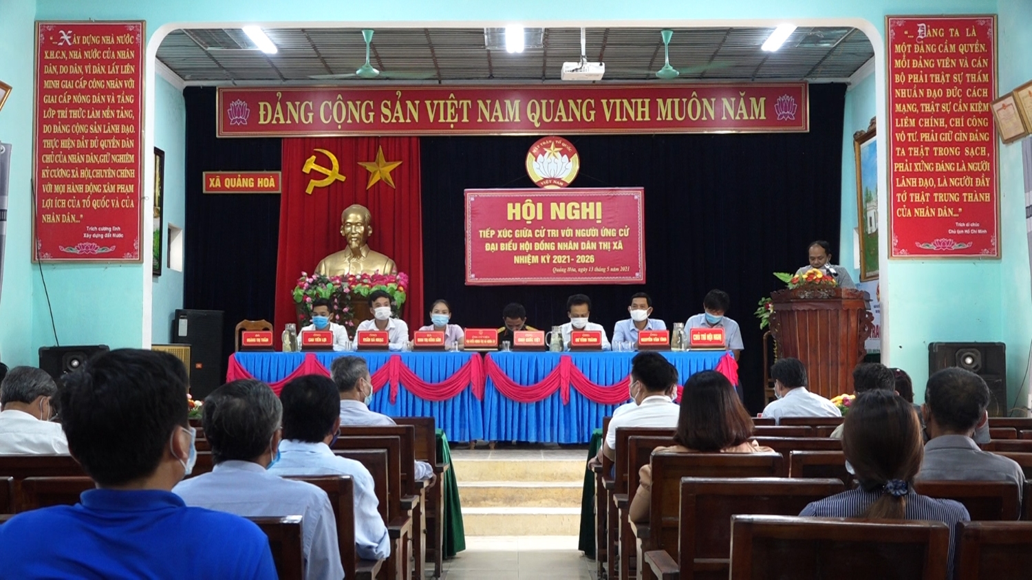 Toàn cảnh dưới lên Hội Nghị tiếp xúc cử tri 02 xã Quảng Hòa và Quảng Thủy với người ứng cử đại biểu HĐND thị xã Ba Đồn, nhiệm kỳ 2021 – 2026