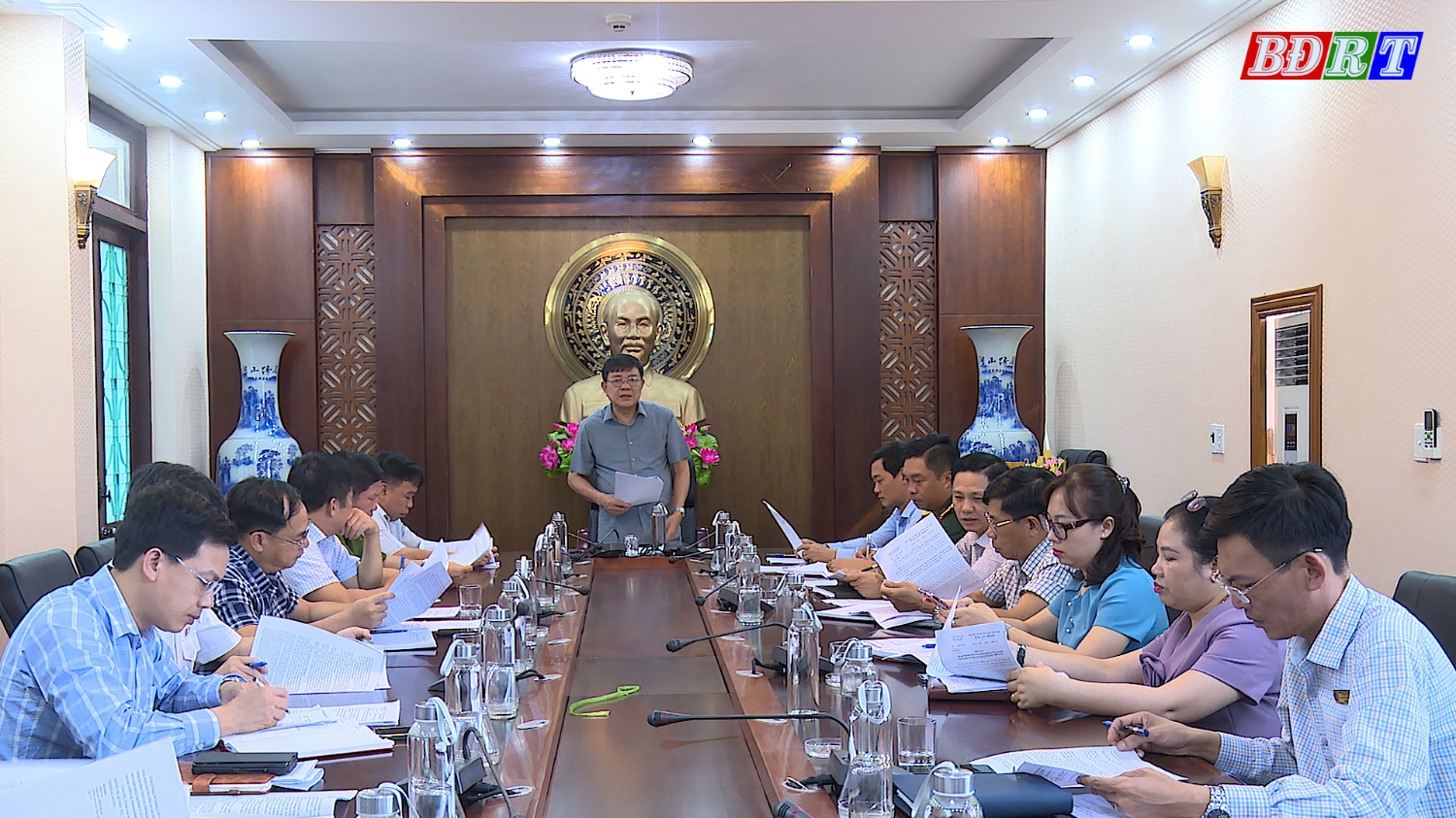 Đồng chí Đoàn Minh Thọ - Phó Bí thư Thị ủy- Chủ tịch UBND thị xã Ba Đồn phát biểu tại hội nghị.