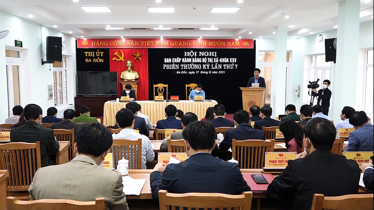 Toàn cảnh Hội nghị Ban Chấp hành Đảng bộ thị xã Ba Đồn khóa XXV, phiên họp lần thứ 7