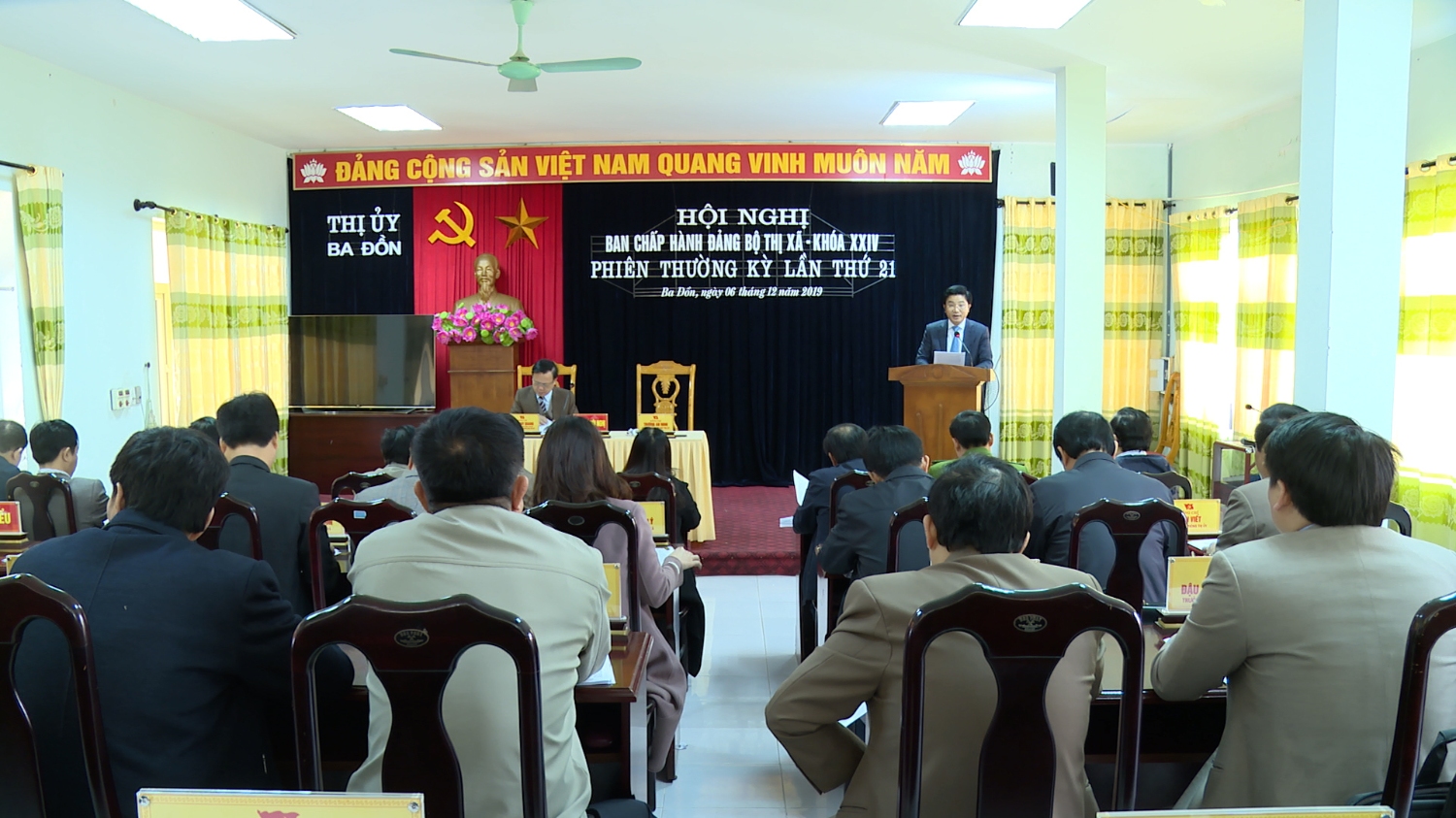  Ban Chấp hành Đảng bộ thị xã Ba Đồn khóa XXIV tổ chức phiên họp thường kỳ lần thứ 21.
