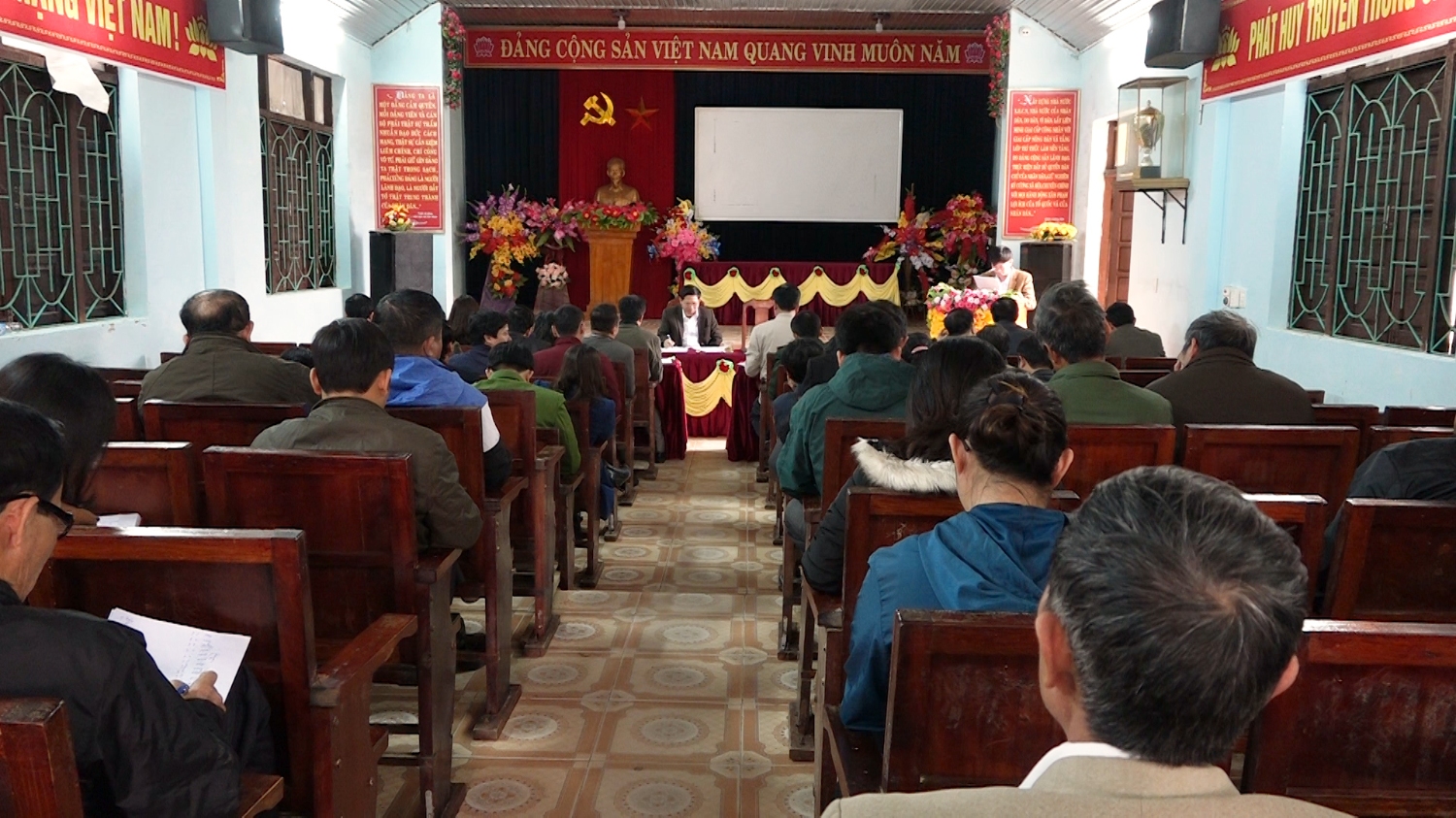 Toàn cảnh Hội nghị thẩm định xã đạt chuẩn Nông thôn mới tại xã Quảng Minh.
