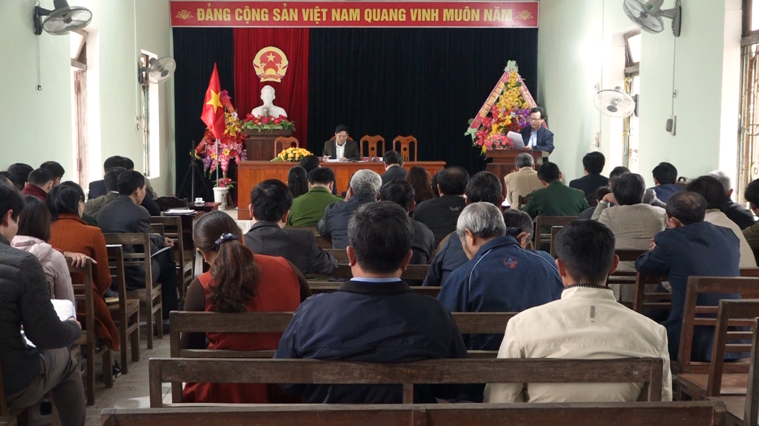 Toàn cảnh Hội nghị thẩm định xã đạt chuẩn Nông thôn mới tại xã Quảng Sơn.