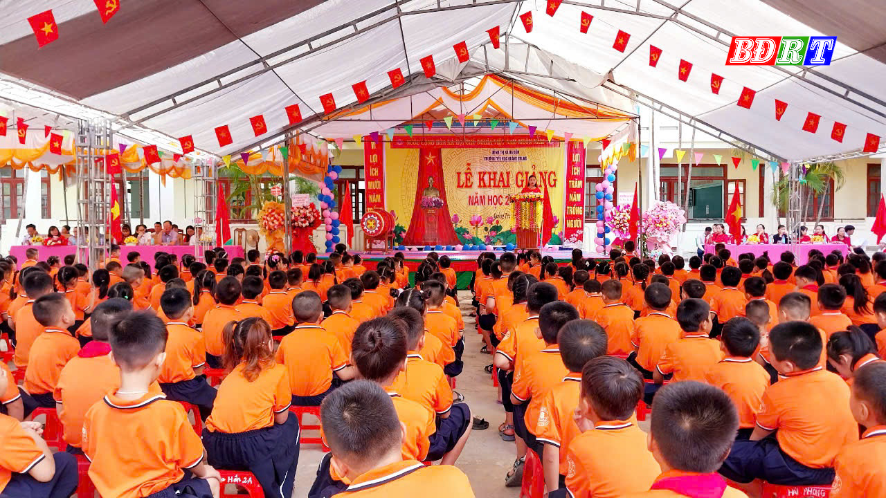 Toàn cảnh ngày Khai giảng tại trường TH Quảng Trung