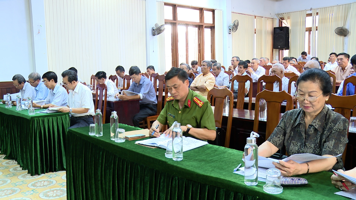 toan canh tren xuong hoi nghi dong gop y kien du thao bao cao