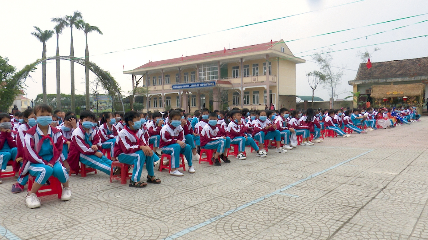 Toàn cảnh trên xuống Trường tiểu học số 2 Quảng Phúc tổ chức “Ngày hội Xuân 2021”