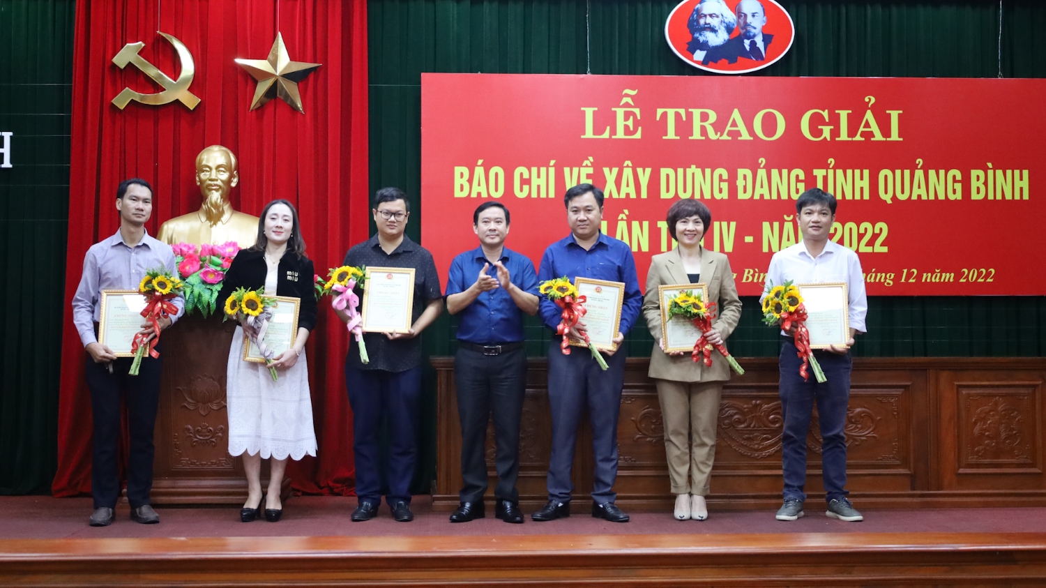 Trung tâm VH TT&TT thị xã Ba Đồn vinh dự có tác phẩm “Người đảng viên đặc biệt”, thể loại phóng sự truyền hình được BTC trao giải Khuyến khích.